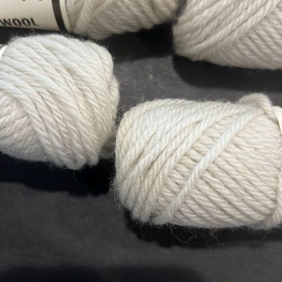 Elsa Williams Lot 12 Gray Needlepoint Yarn 40 yd Skeins 100% Wool Color 825 - Picture 5 of 5